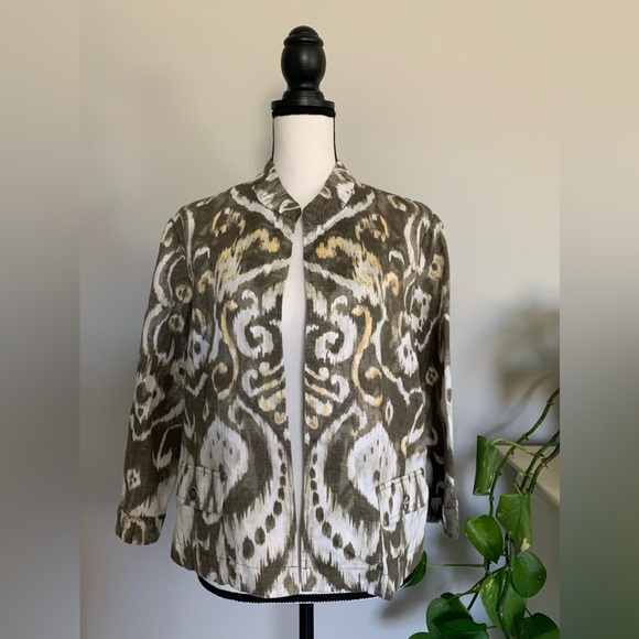 Chico's Tops - Chico’s size 0 open front jacket EUC 🌼